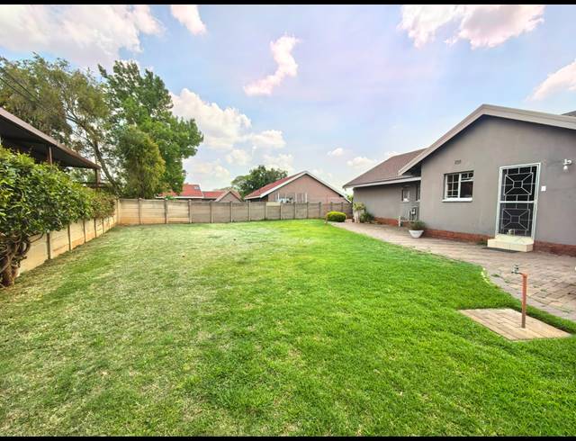 3 BEDROOM HOUSE FOR SALE IN VAALPARK